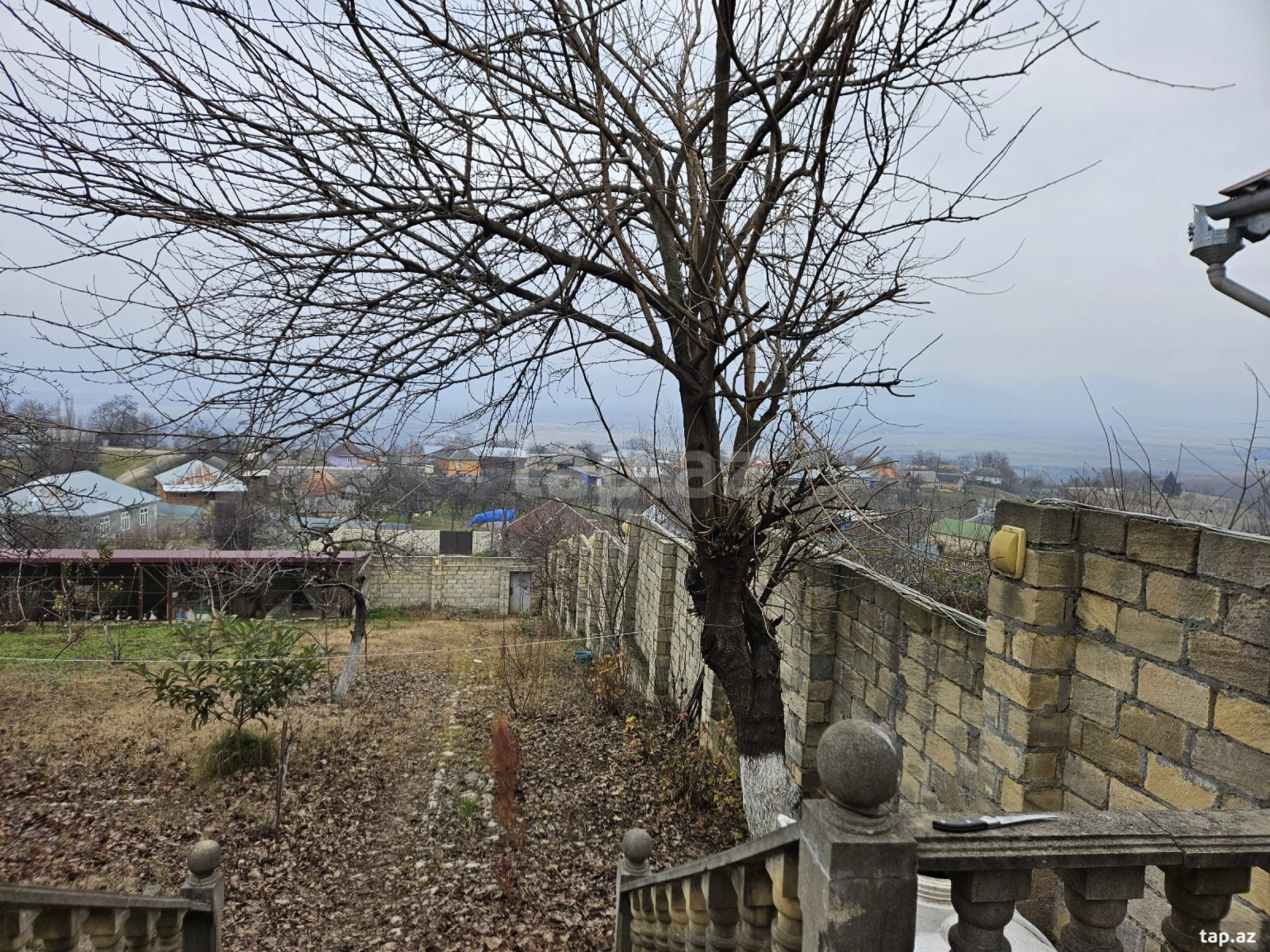 Satılır 3 otaqlı həyət evi