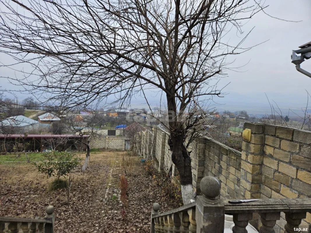 Satılır 3 otaqlı həyət evi