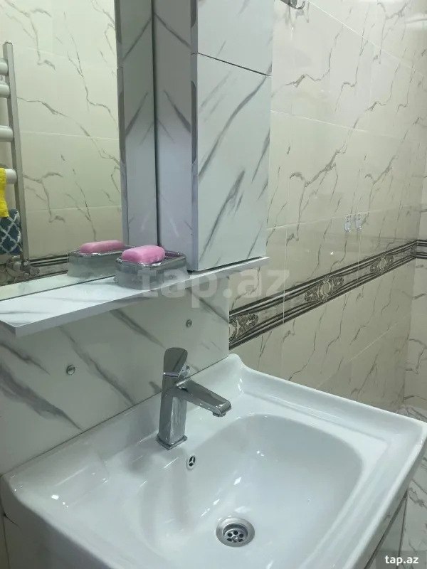 Kirayə verilir 3 otaqlı yeni tikili 65 m²