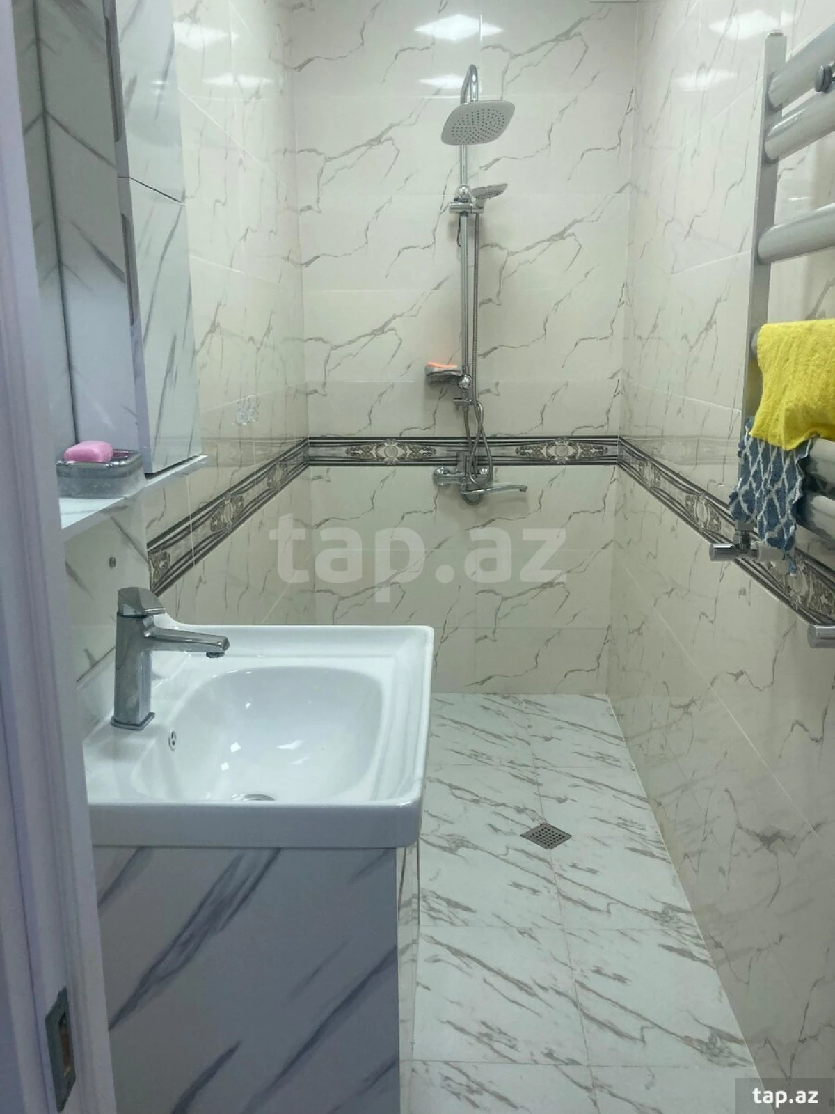 Kirayə verilir 3 otaqlı yeni tikili 65 m²