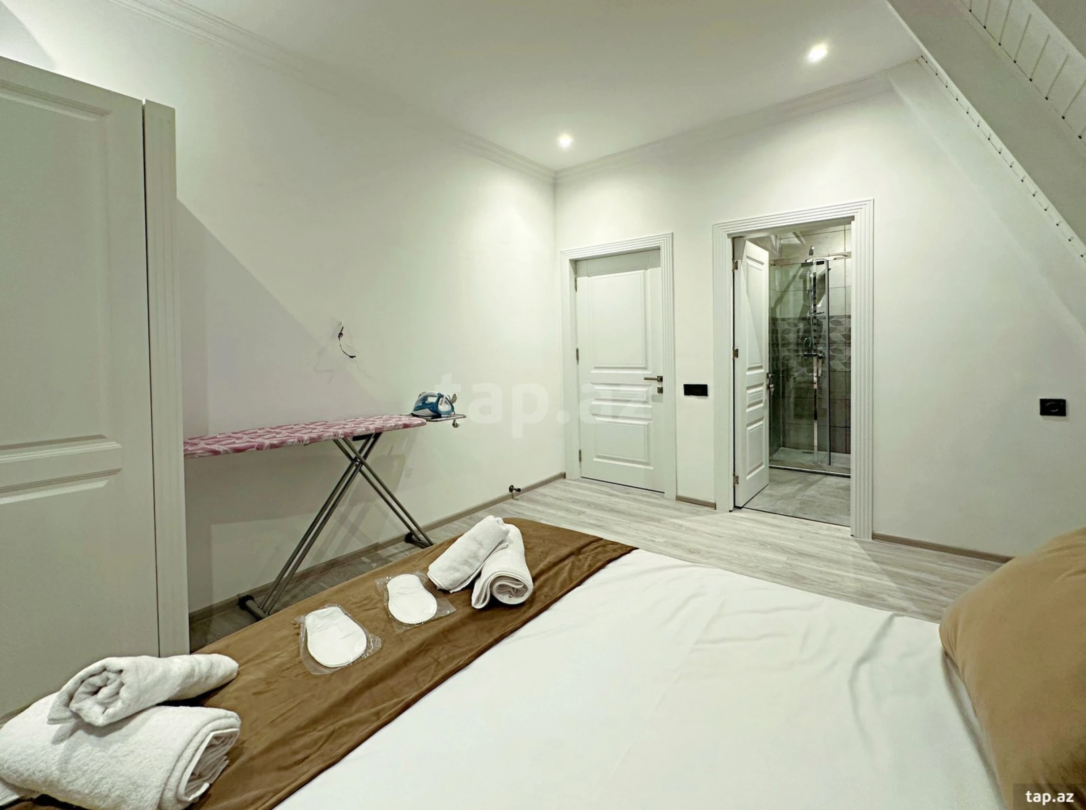 Kirayə verilir 4 otaqlı həyət evi