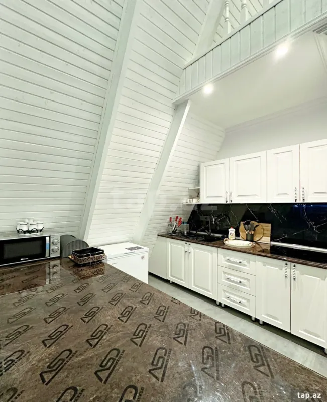 Kirayə verilir 4 otaqlı həyət evi