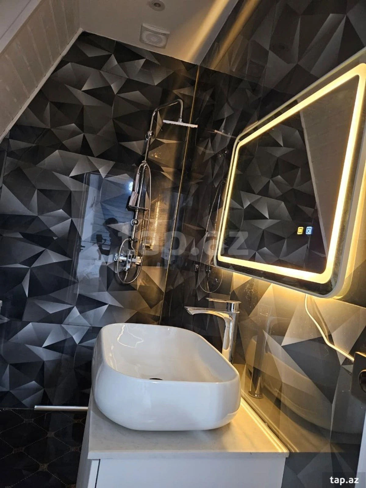 Kirayə verilir 4 otaqlı həyət evi