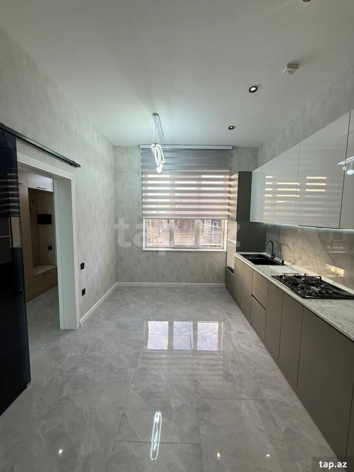 Satılır 6 otaqlı həyət evi