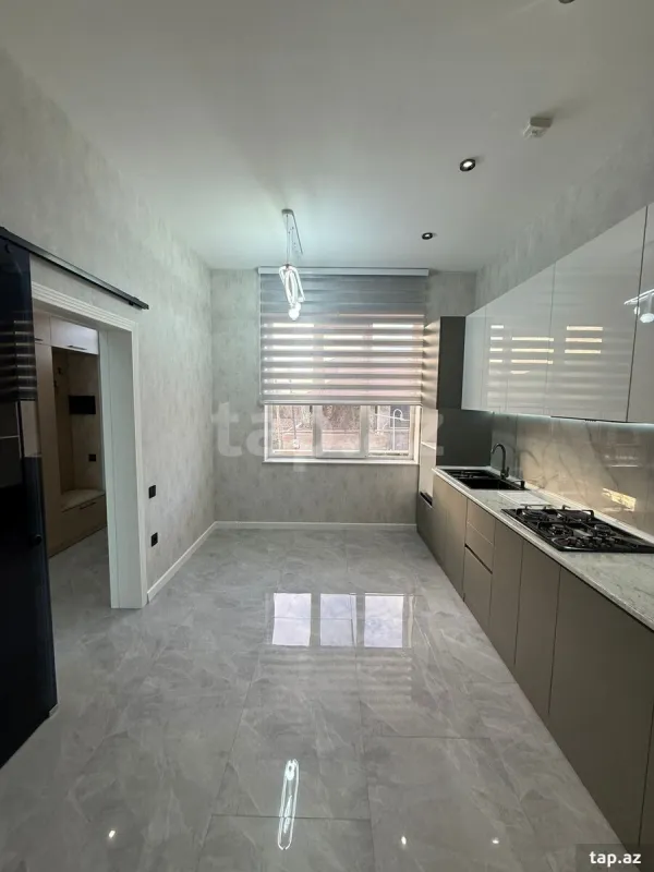 Satılır 6 otaqlı həyət evi