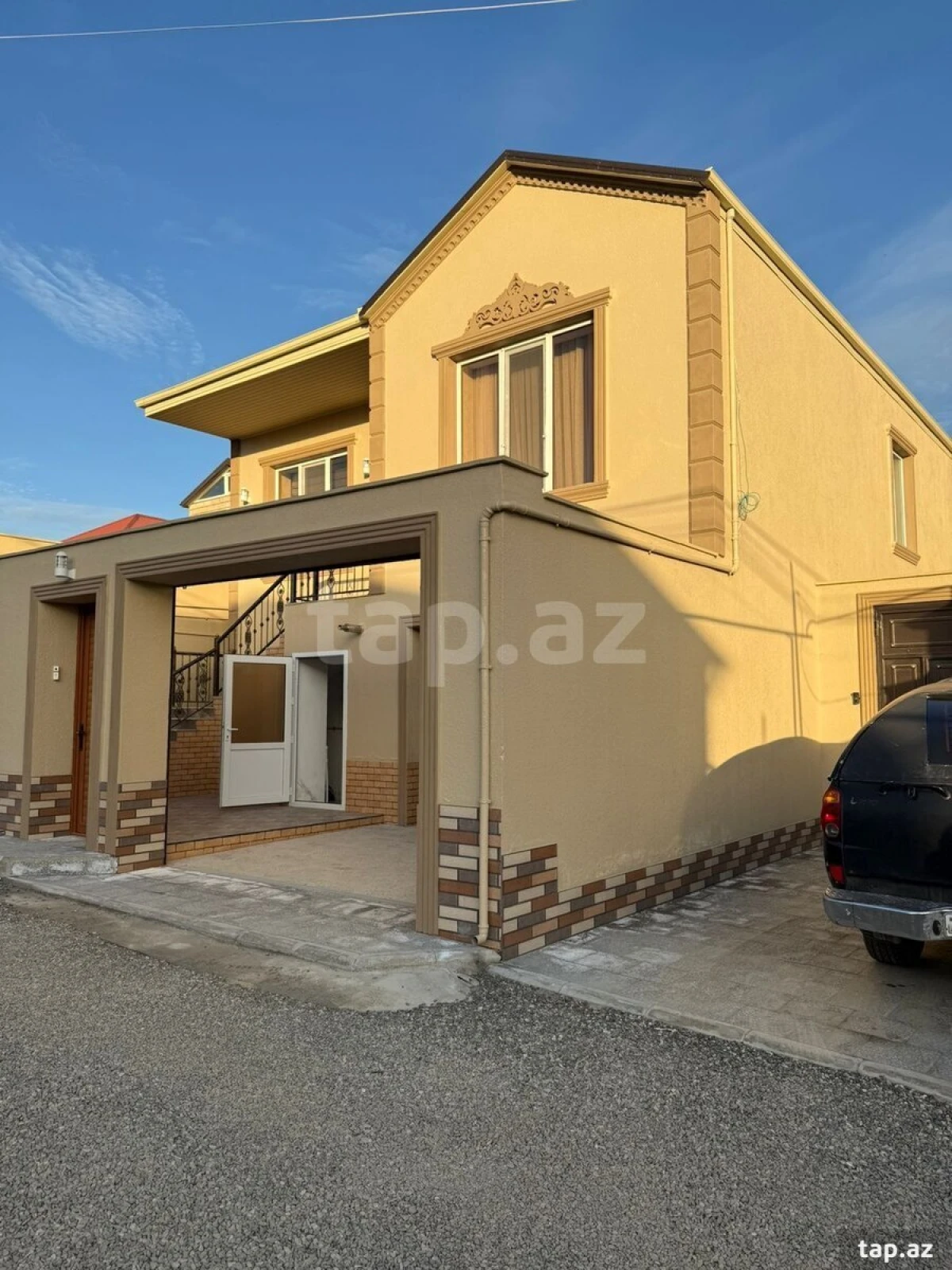 Satılır 6 otaqlı həyət evi