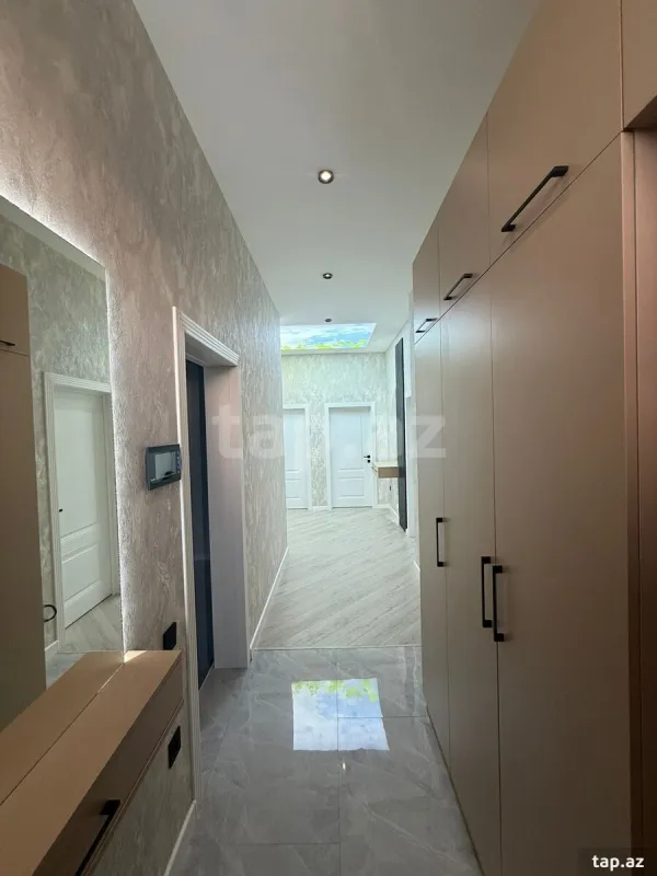 Satılır 6 otaqlı həyət evi