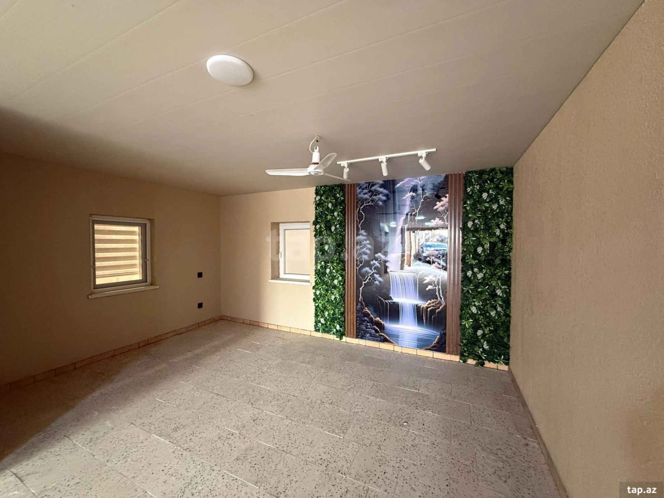 Satılır 6 otaqlı həyət evi