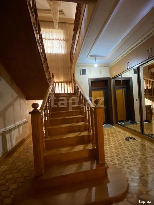 Satılır 5 otaqlı həyət evi