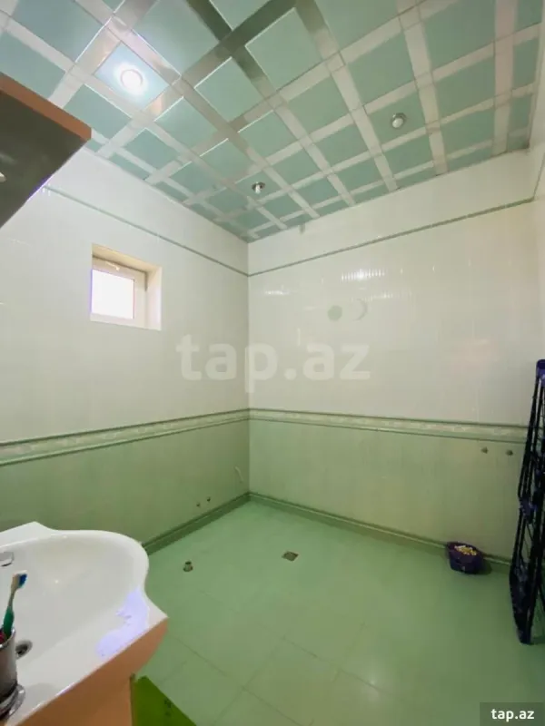 Satılır 5 otaqlı həyət evi