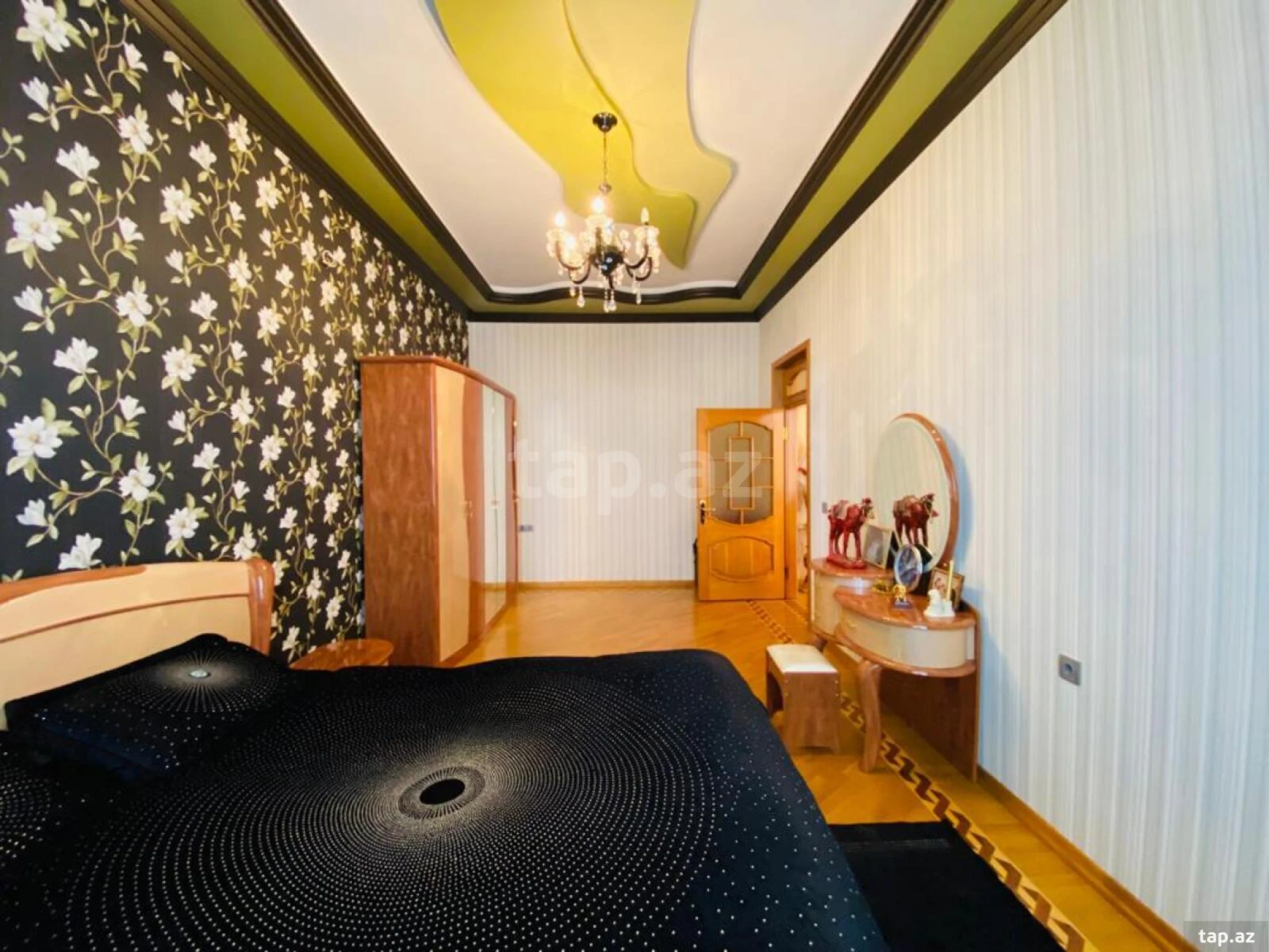 Satılır 5 otaqlı həyət evi