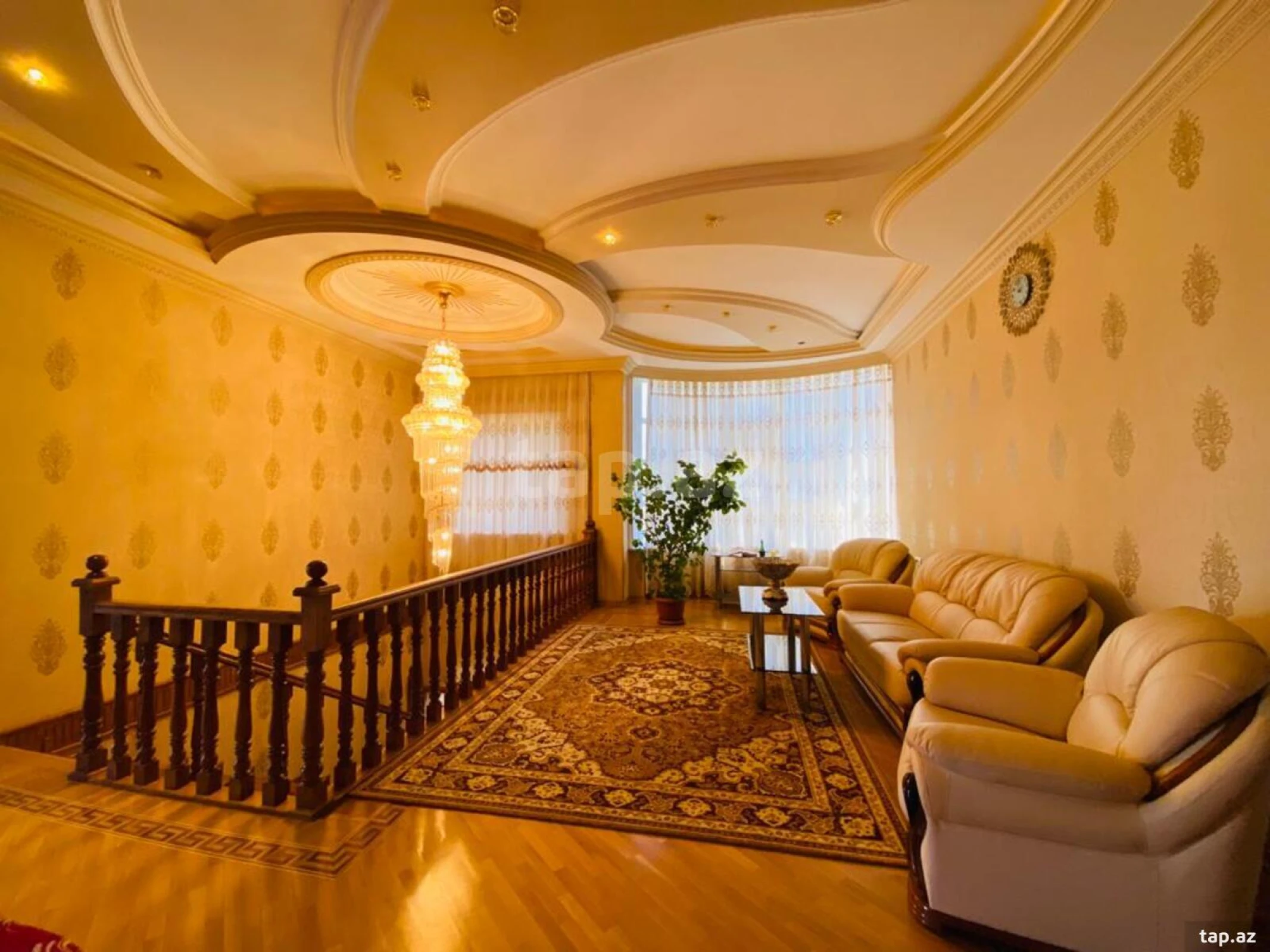 Satılır 5 otaqlı həyət evi