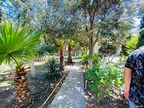 Satılır 5 otaqlı həyət evi