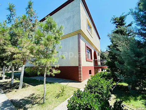 Satılır 5 otaqlı həyət evi