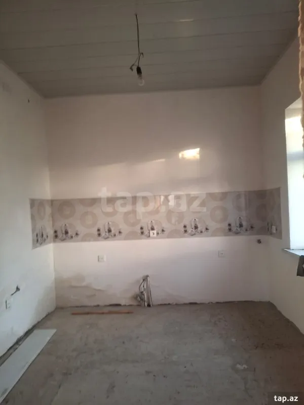 Satılır 6 otaqlı həyət evi 415 m²