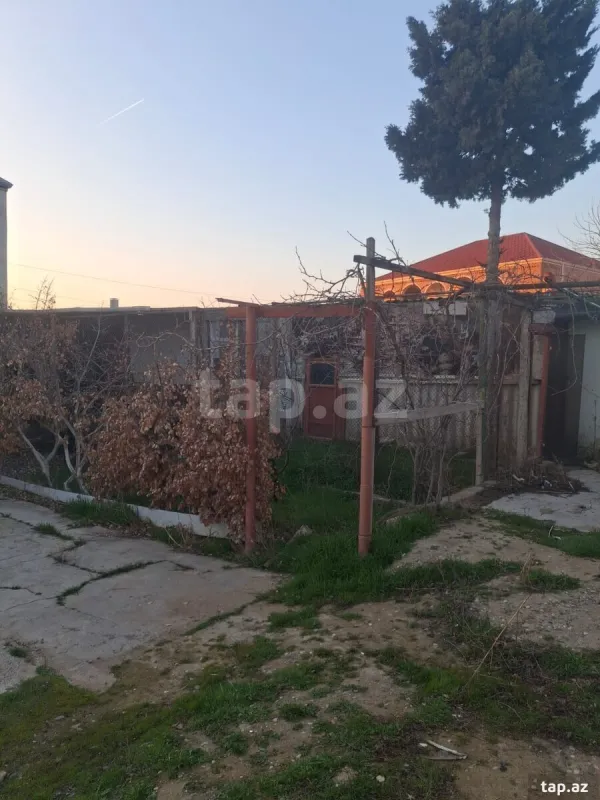 Satılır 6 otaqlı həyət evi 415 m²