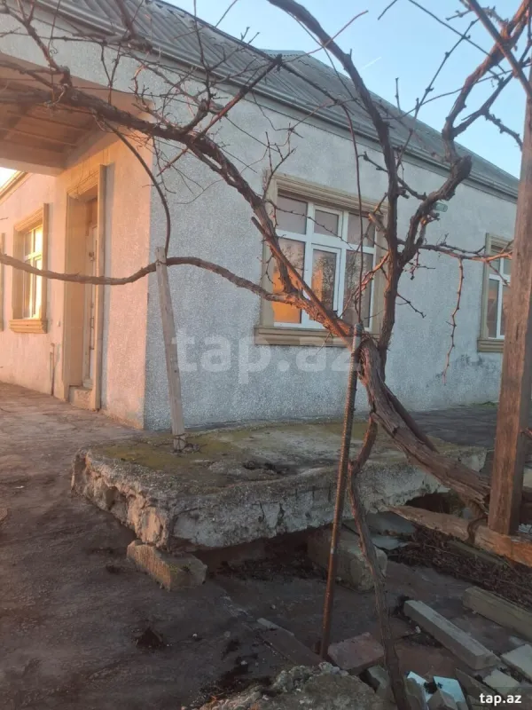 Satılır 6 otaqlı həyət evi 415 m²