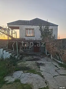 Satılır 6 otaqlı həyət evi 415 m²