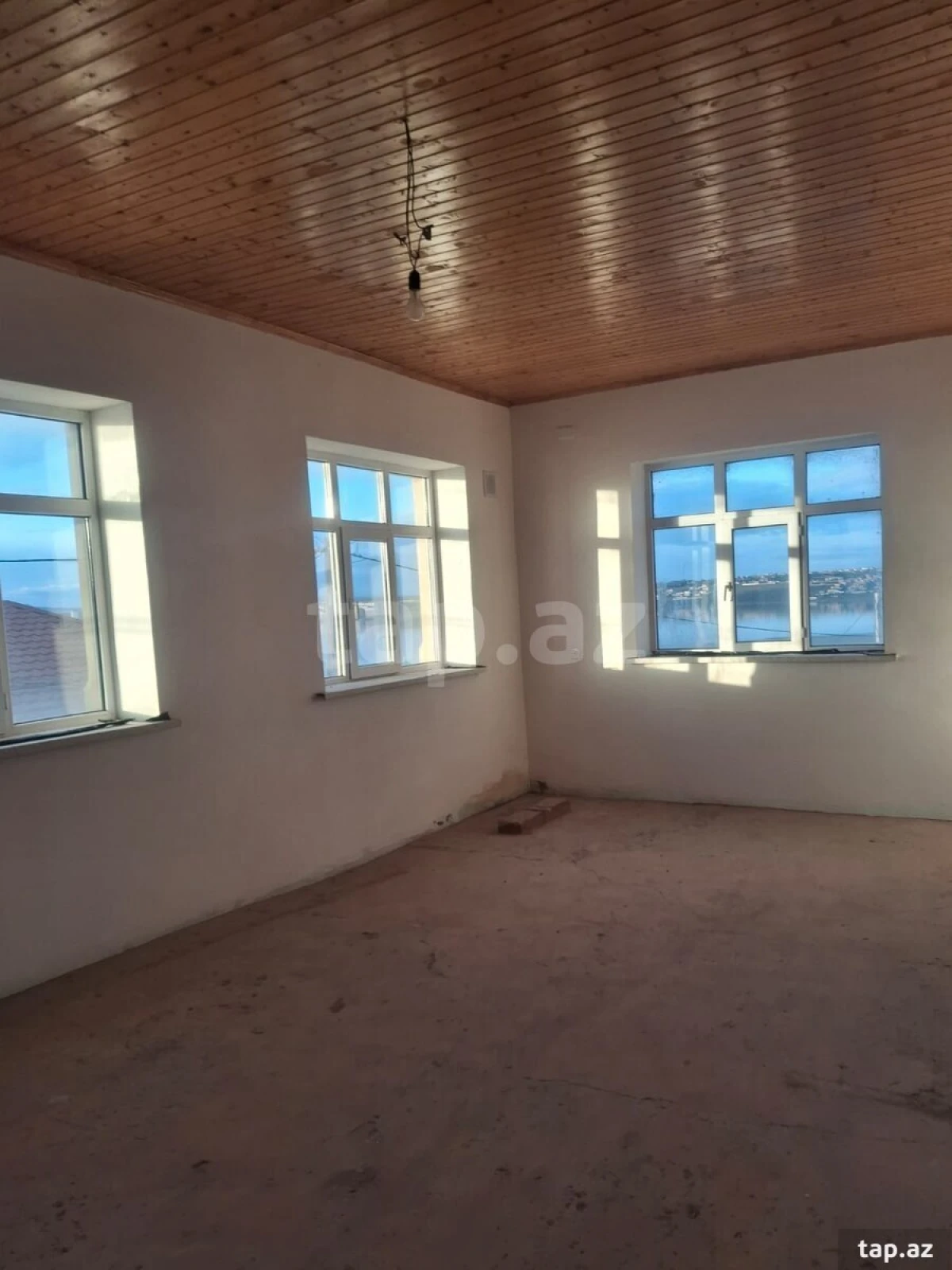 Satılır 6 otaqlı həyət evi 415 m²