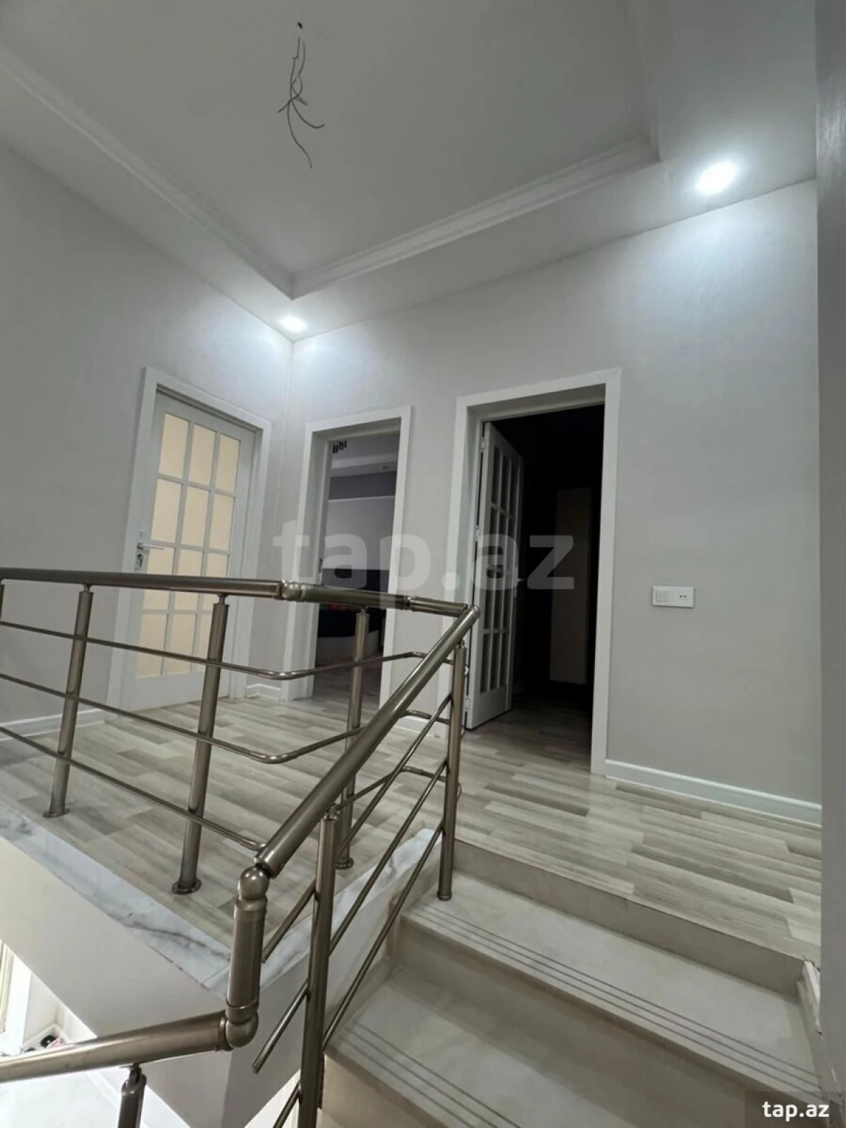 Satılır 4 otaqlı həyət evi 182 m²