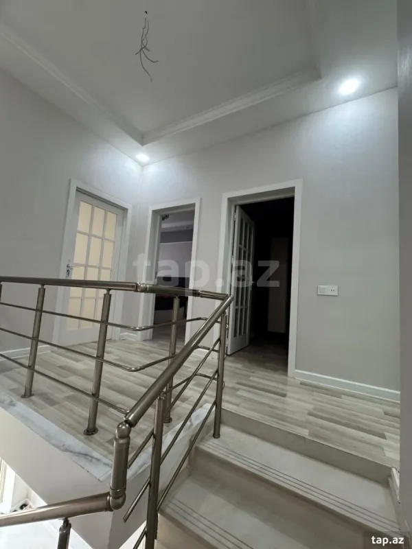 Satılır 4 otaqlı həyət evi 182 m²