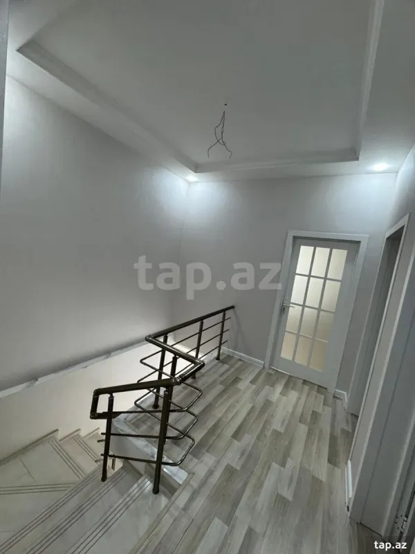 Satılır 4 otaqlı həyət evi 182 m²