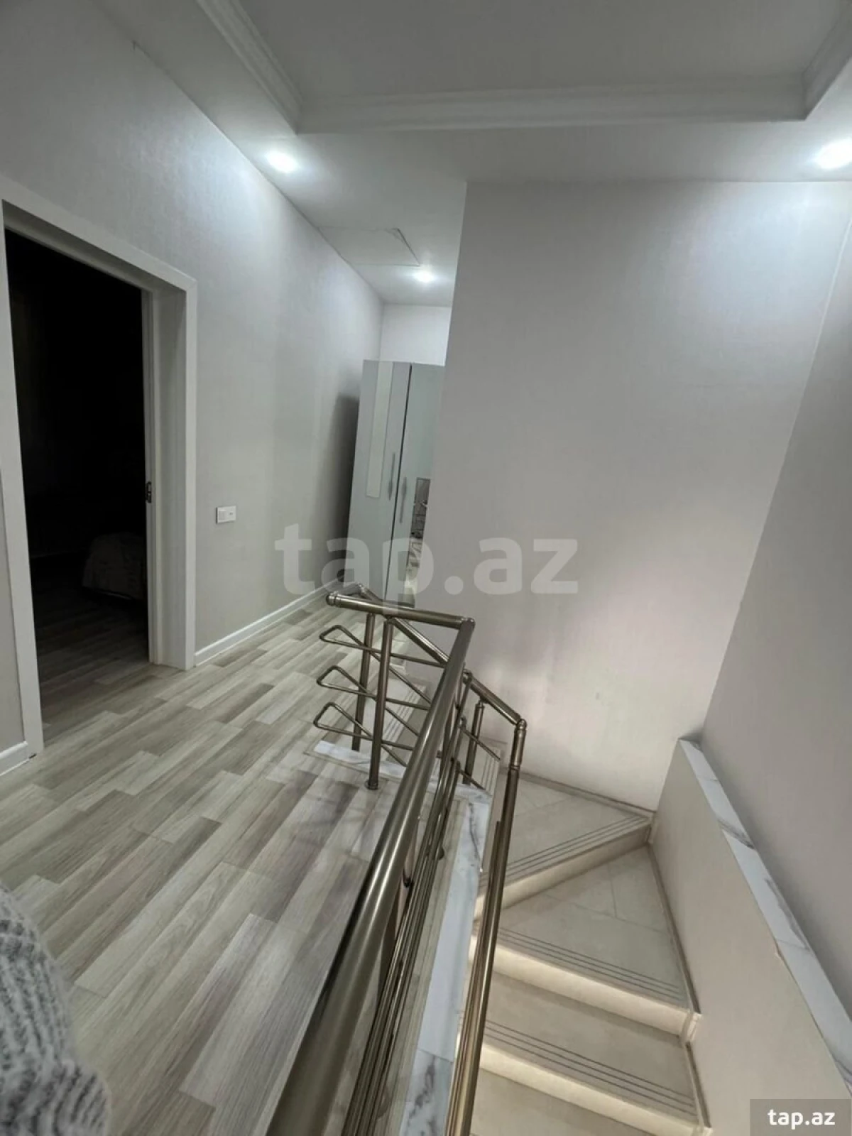 Satılır 4 otaqlı həyət evi 182 m²