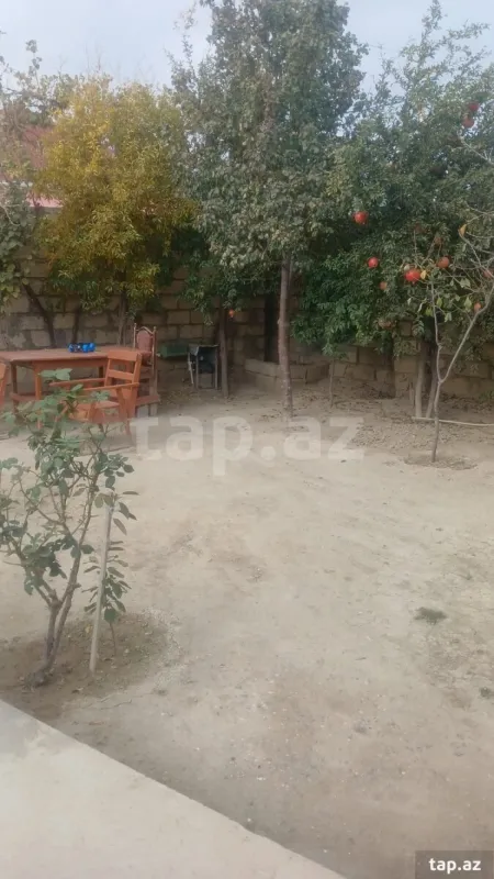 Satılır 3 otaqlı həyət evi
