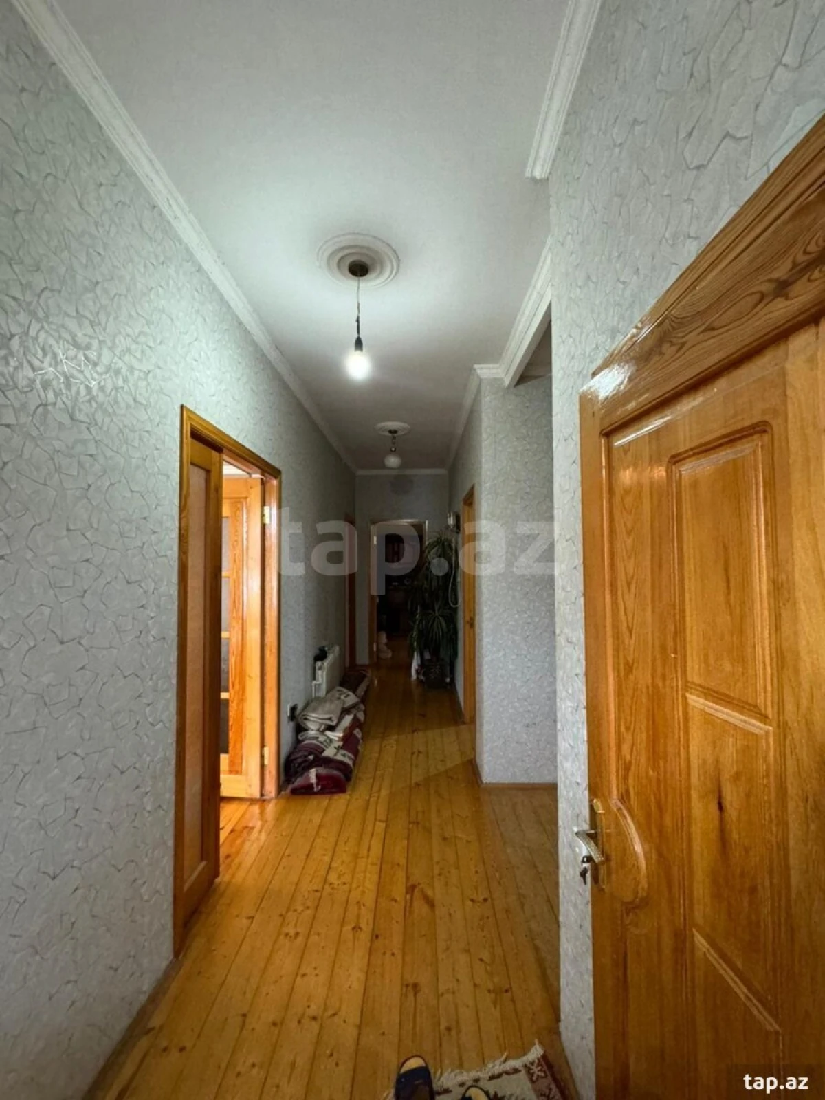 Satılır 5 otaqlı həyət evi