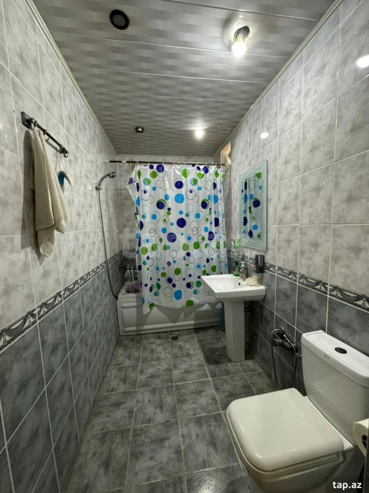 Satılır 5 otaqlı həyət evi