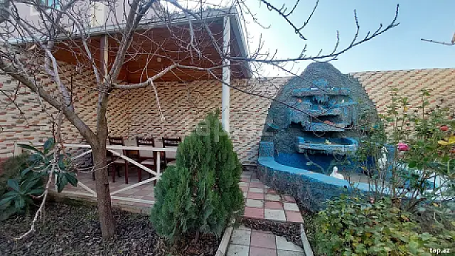 Satılır 4 otaqlı həyət evi