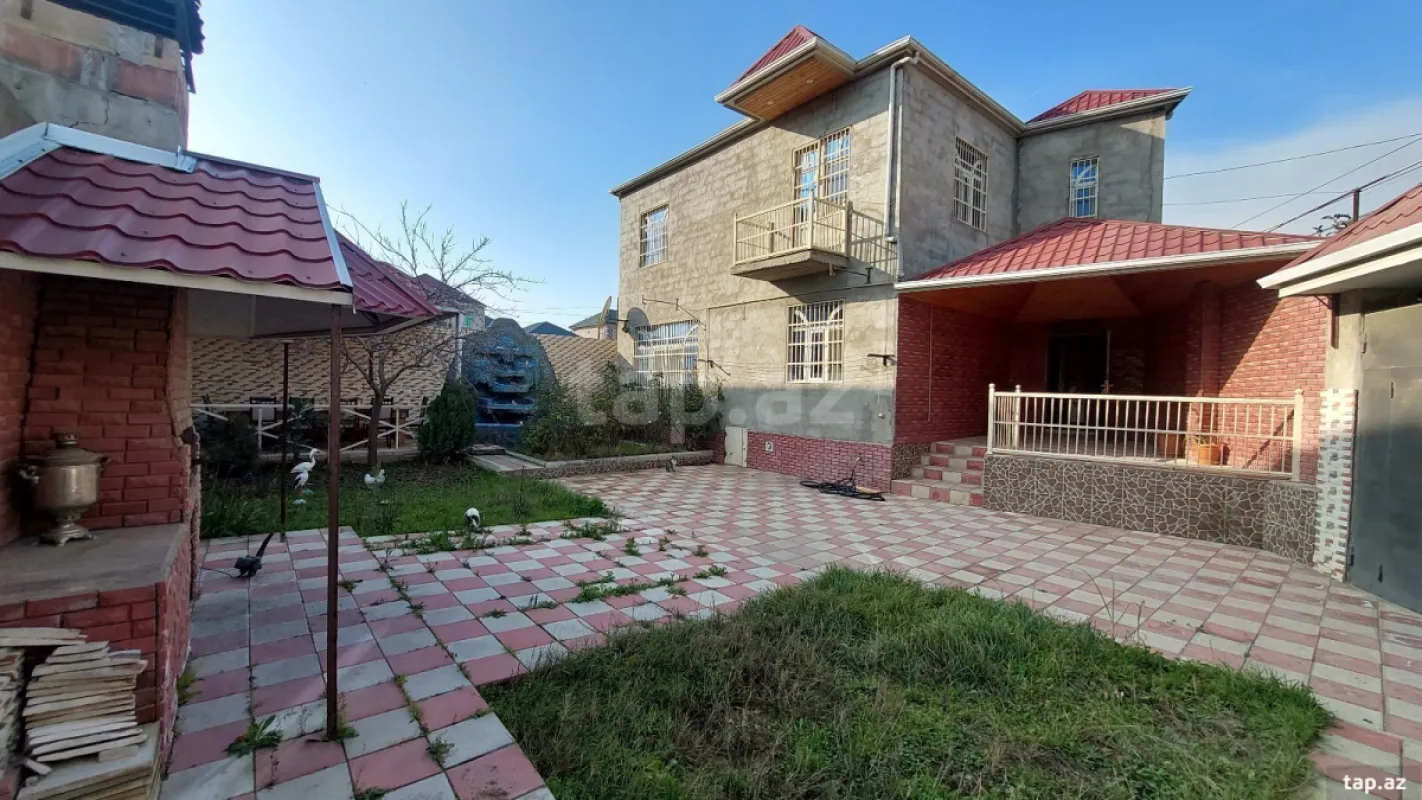 Satılır 4 otaqlı həyət evi