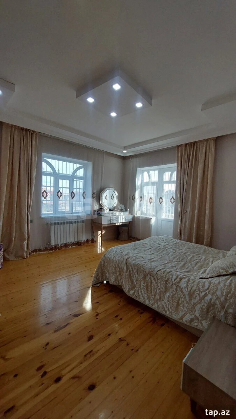 Satılır 4 otaqlı həyət evi