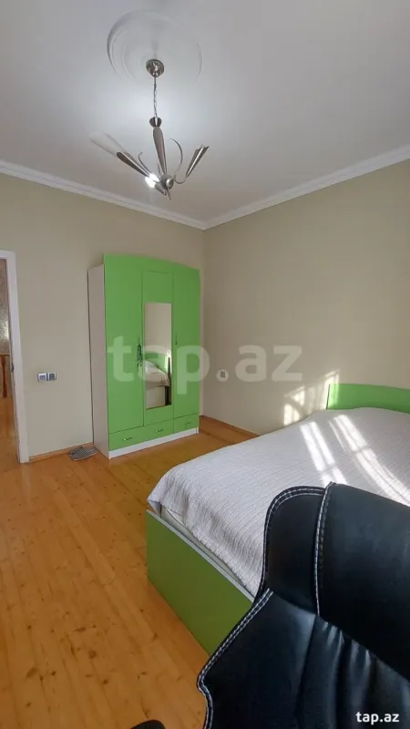 Satılır 4 otaqlı həyət evi