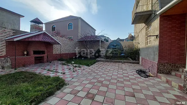 Satılır 4 otaqlı həyət evi