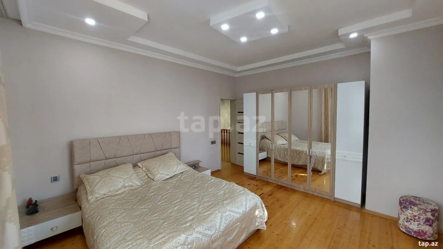 Satılır 4 otaqlı həyət evi