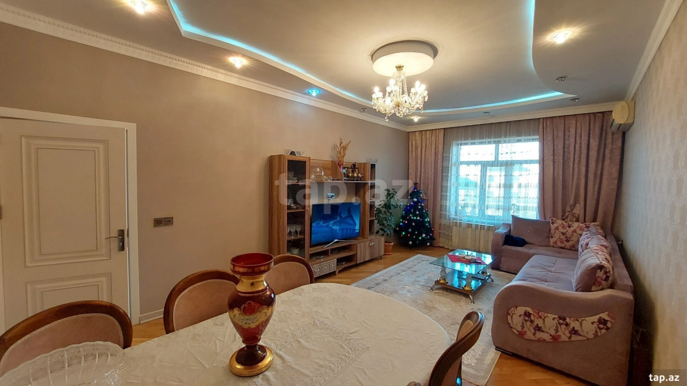 Satılır 8 otaqlı həyət evi