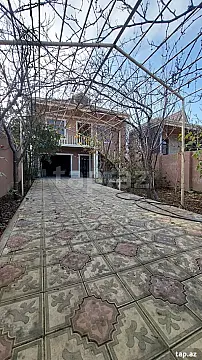 Satılır 8 otaqlı həyət evi
