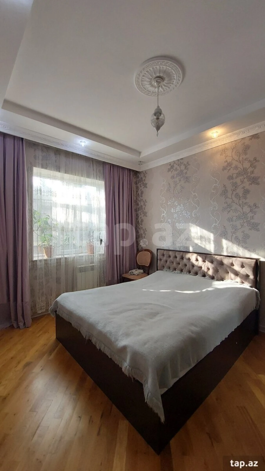 Satılır 8 otaqlı həyət evi