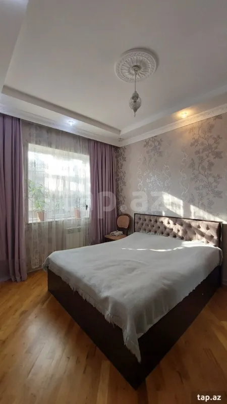 Satılır 8 otaqlı həyət evi