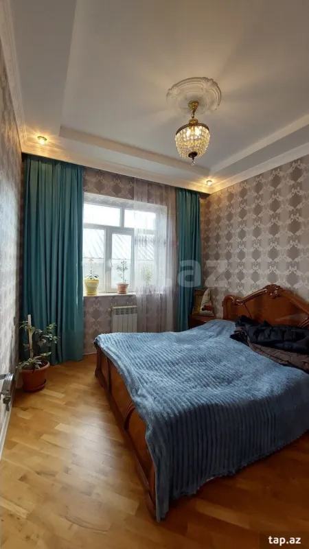 Satılır 8 otaqlı həyət evi