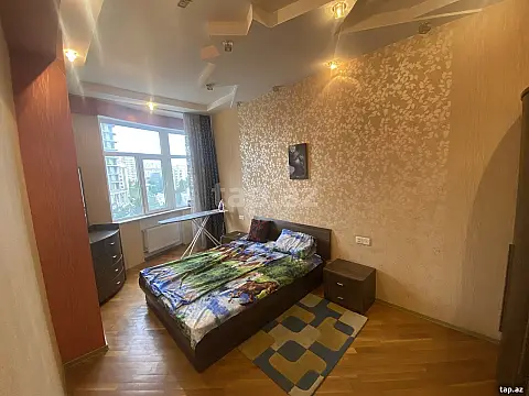 Kirayə verilir 3 otaqlı yeni tikili 100 m²