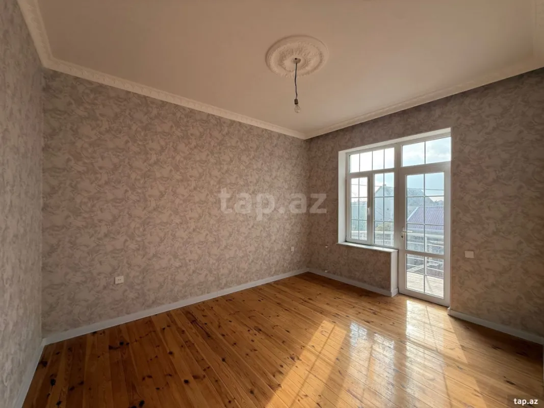 Satılır 7 otaqlı həyət evi