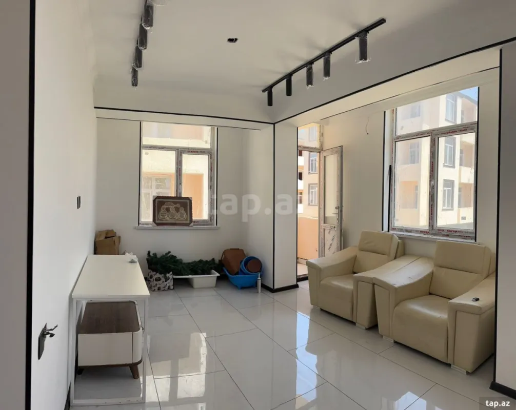 Satılır 2 otaqlı yeni tikili 73 m²