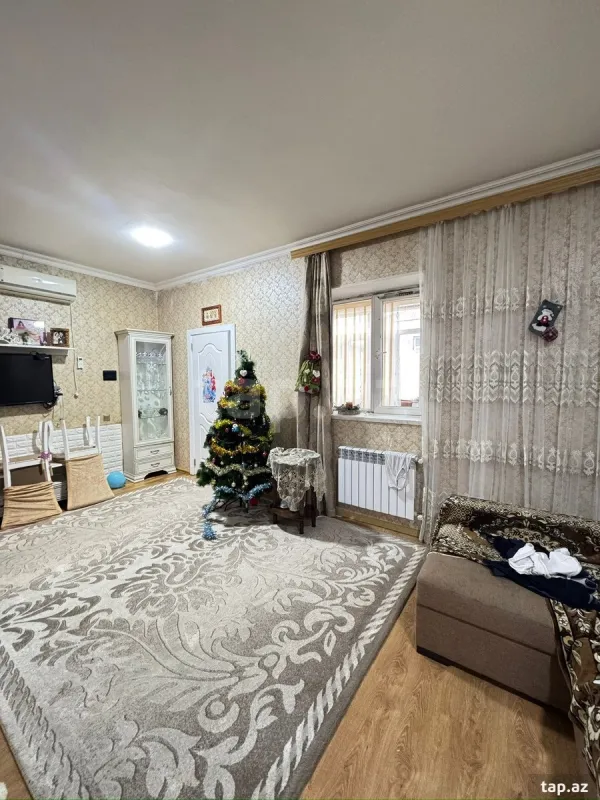 Satılır 4 otaqlı həyət evi