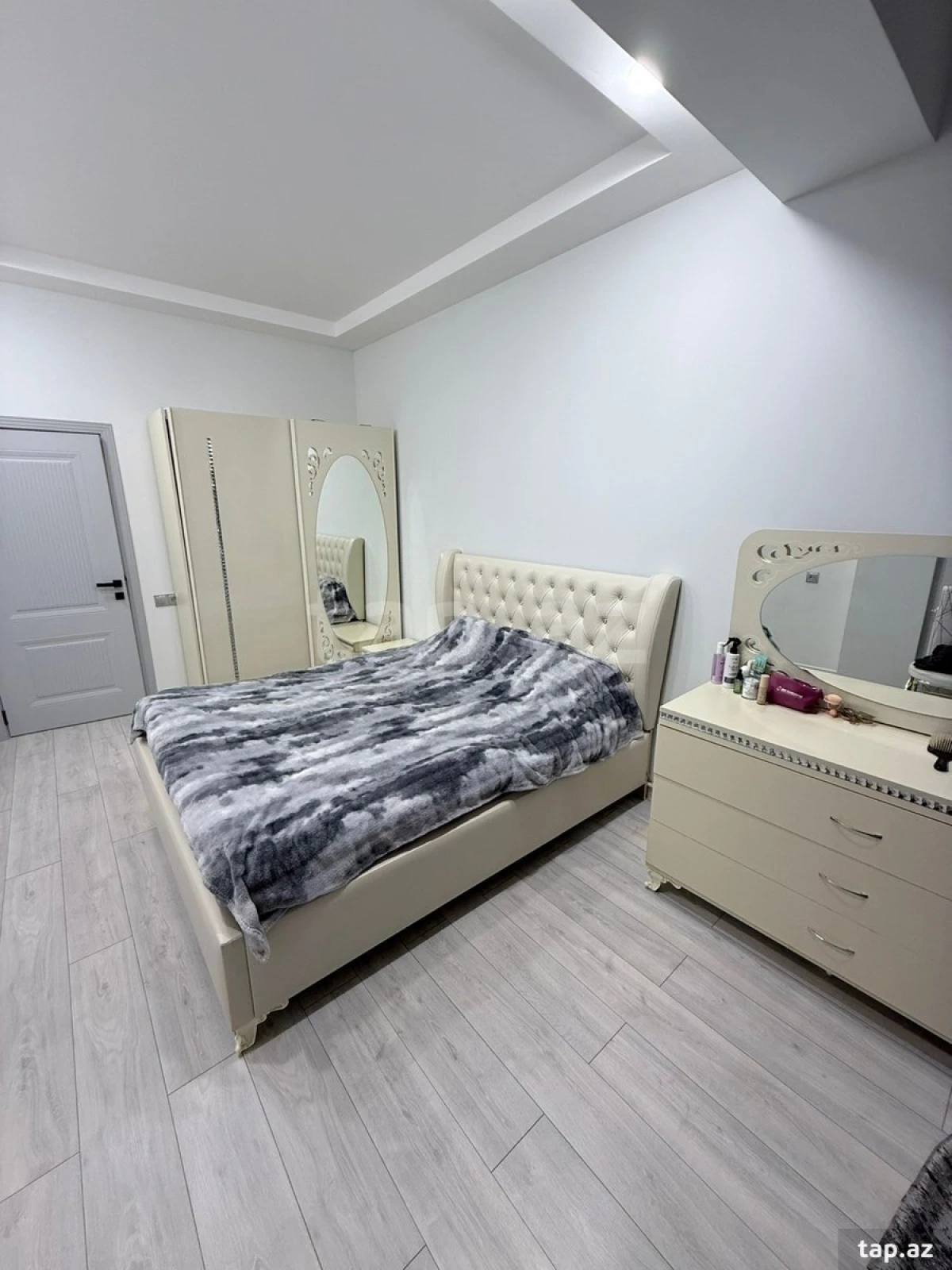 Kirayə verilir 2 otaqlı yeni tikili 52 m²