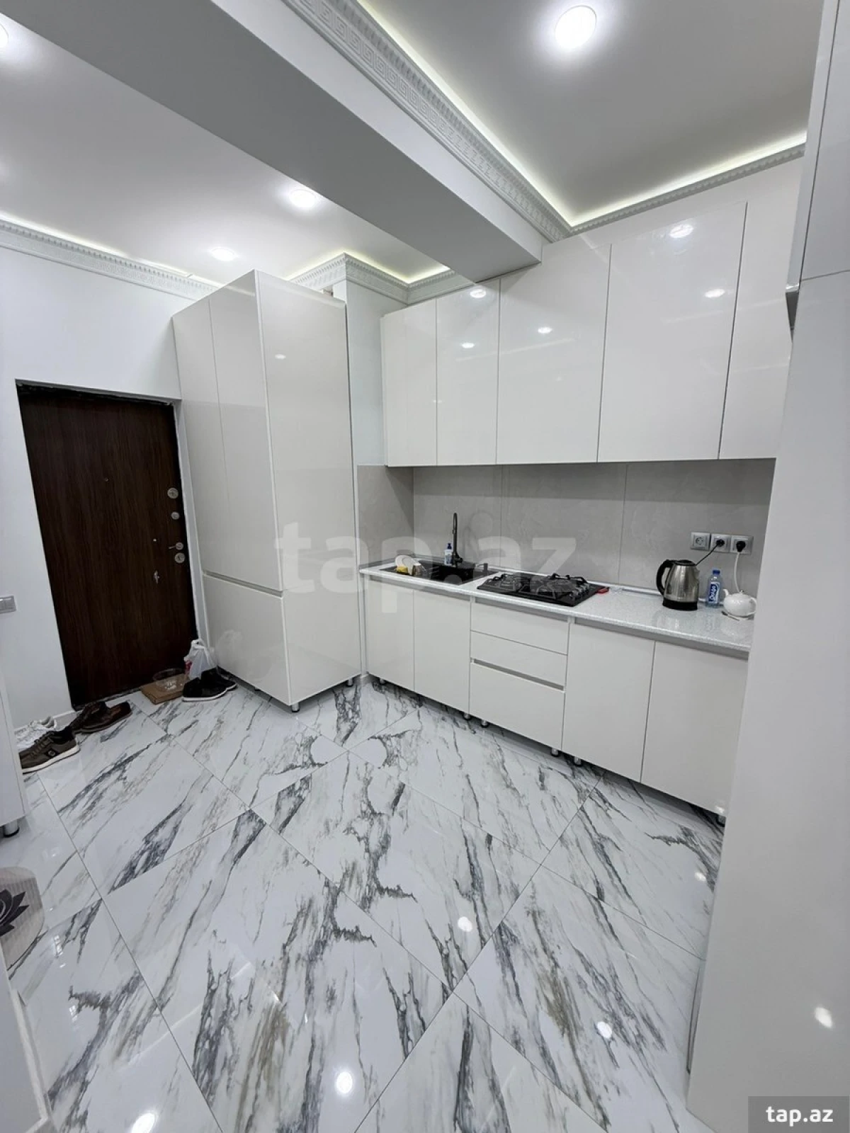 Kirayə verilir 2 otaqlı yeni tikili 52 m²