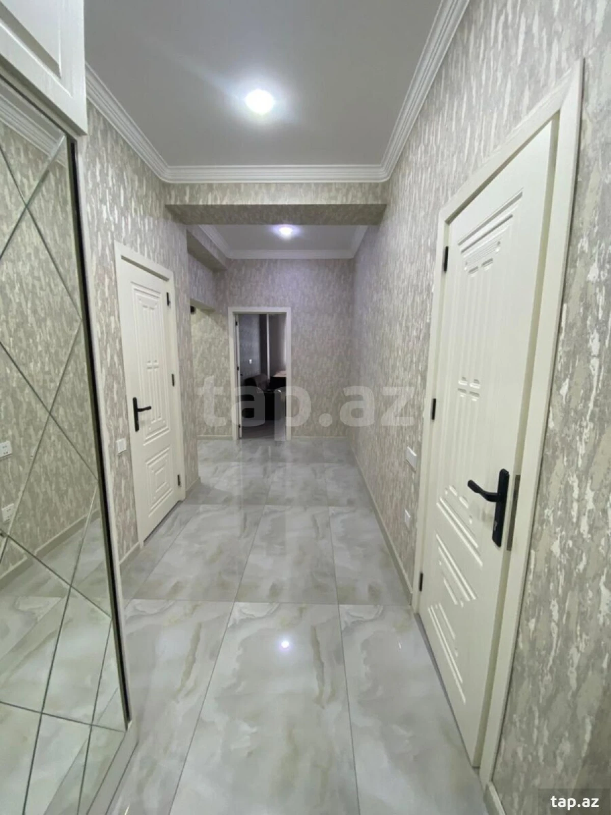 Satılır 3 otaqlı yeni tikili 130 m²