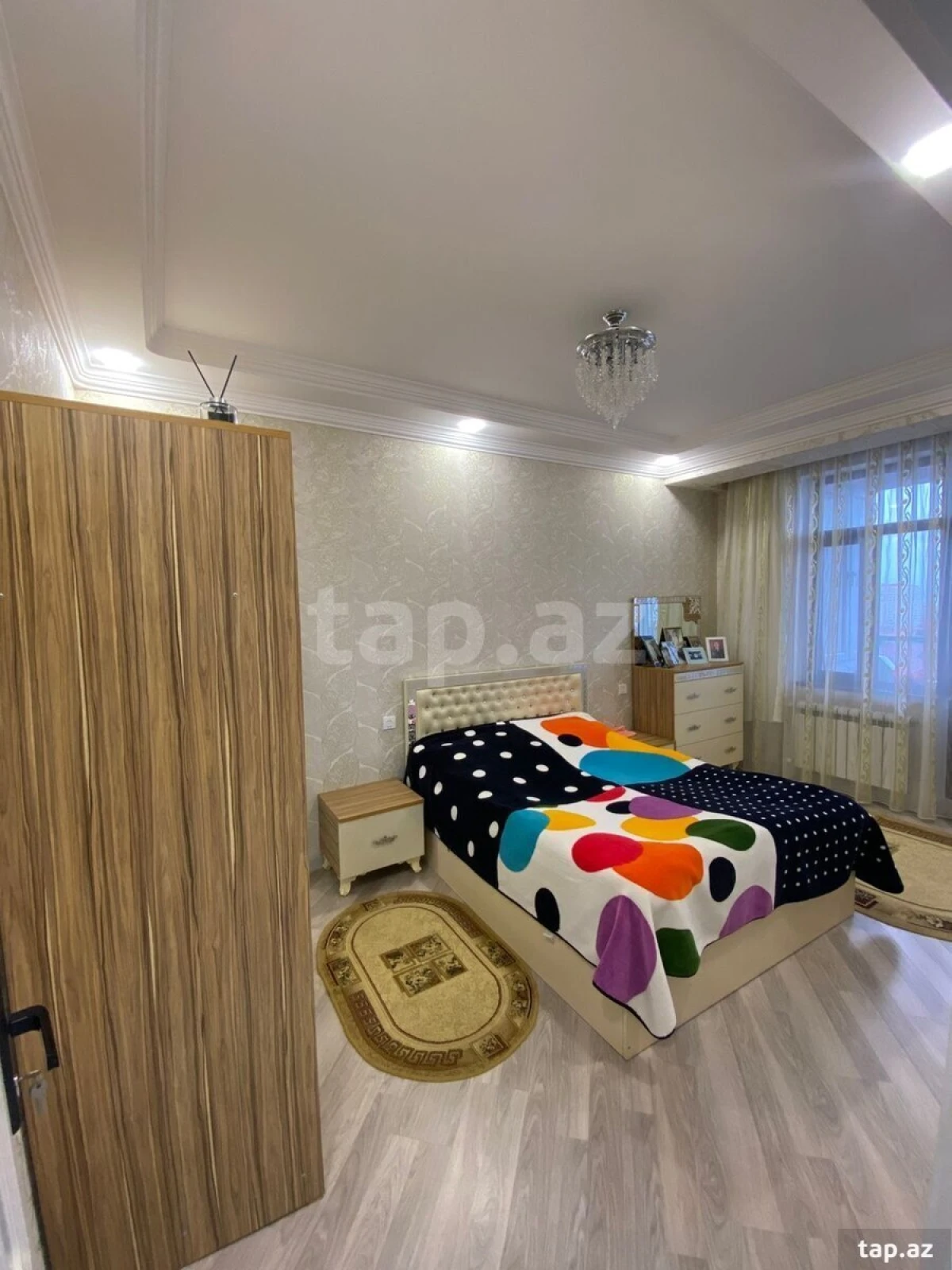 Satılır 3 otaqlı yeni tikili 130 m²