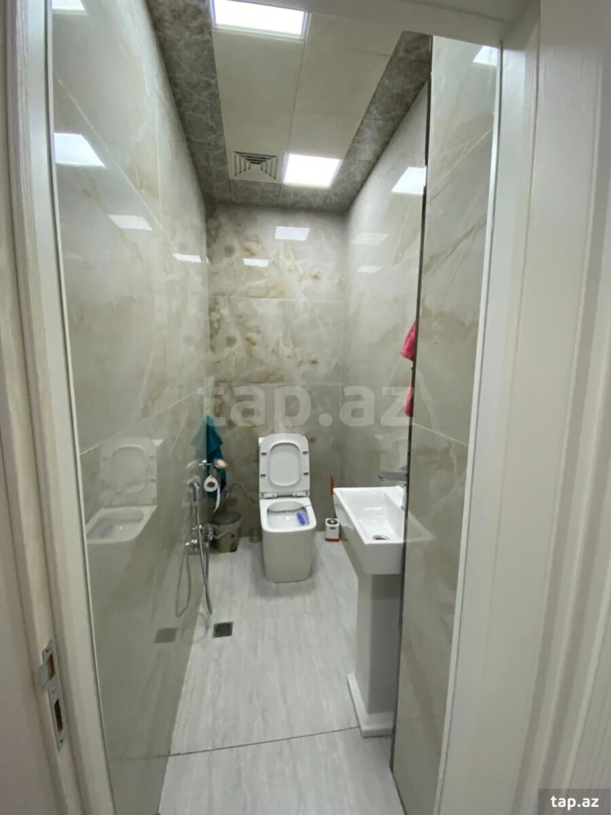 Satılır 3 otaqlı yeni tikili 130 m²